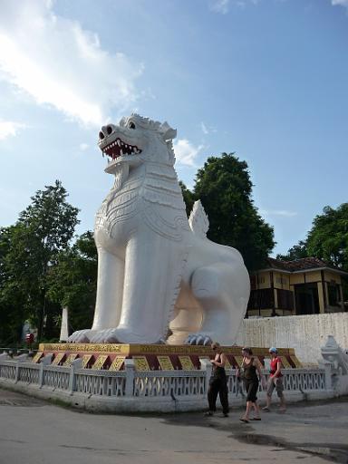 P1010486.JPG - Chinte figures at the foot of Mandalay Hill