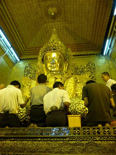 P1010528.JPG - Mahamuni Pagoda, Mandalay