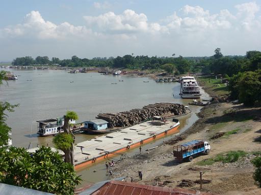 P1010546.JPG - Ayeyarwady River, Sagain