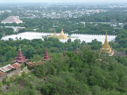 P1010753.JPG - Kuthodaw-Pagoda, the "world's largest book", Mandalay