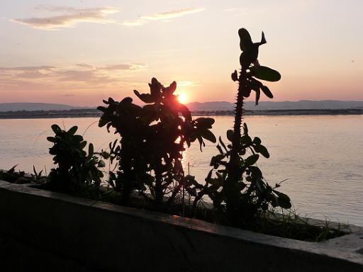 P1010793.JPG - Ayeyarwady River, Mandalay