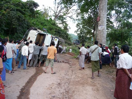 P1010940.JPG - Bus ride from Mandalay to Inle Lake