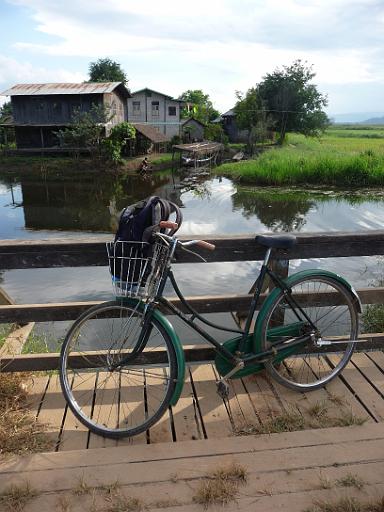 P1020107.JPG - Cycling in the vicinity Inle Lake