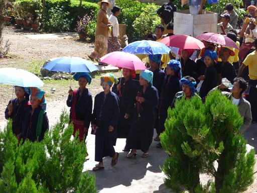 P1020138.JPG - Tazaungmon procession, Kalaw