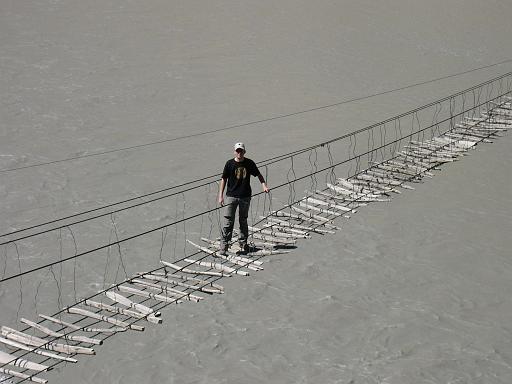 P1060440.JPG - near passu