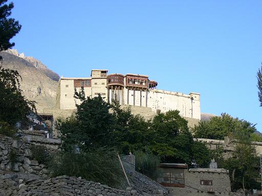 P1060505.JPG - fort at karimabad