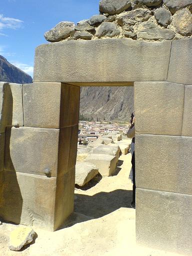 595_Phone.JPG - Ollantaytambo