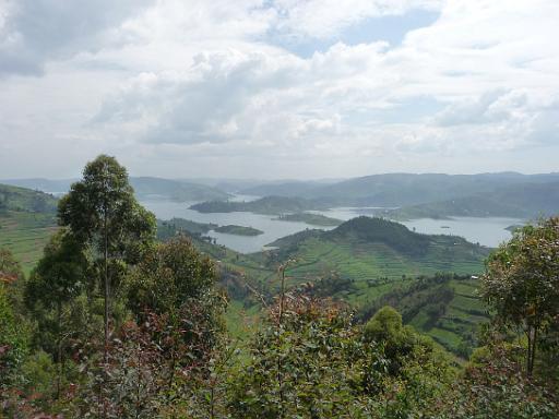 P1050192.JPG - Lake Bunyoni