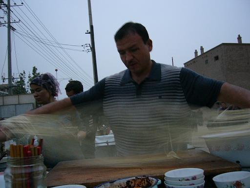 P1060180.JPG - making lamian